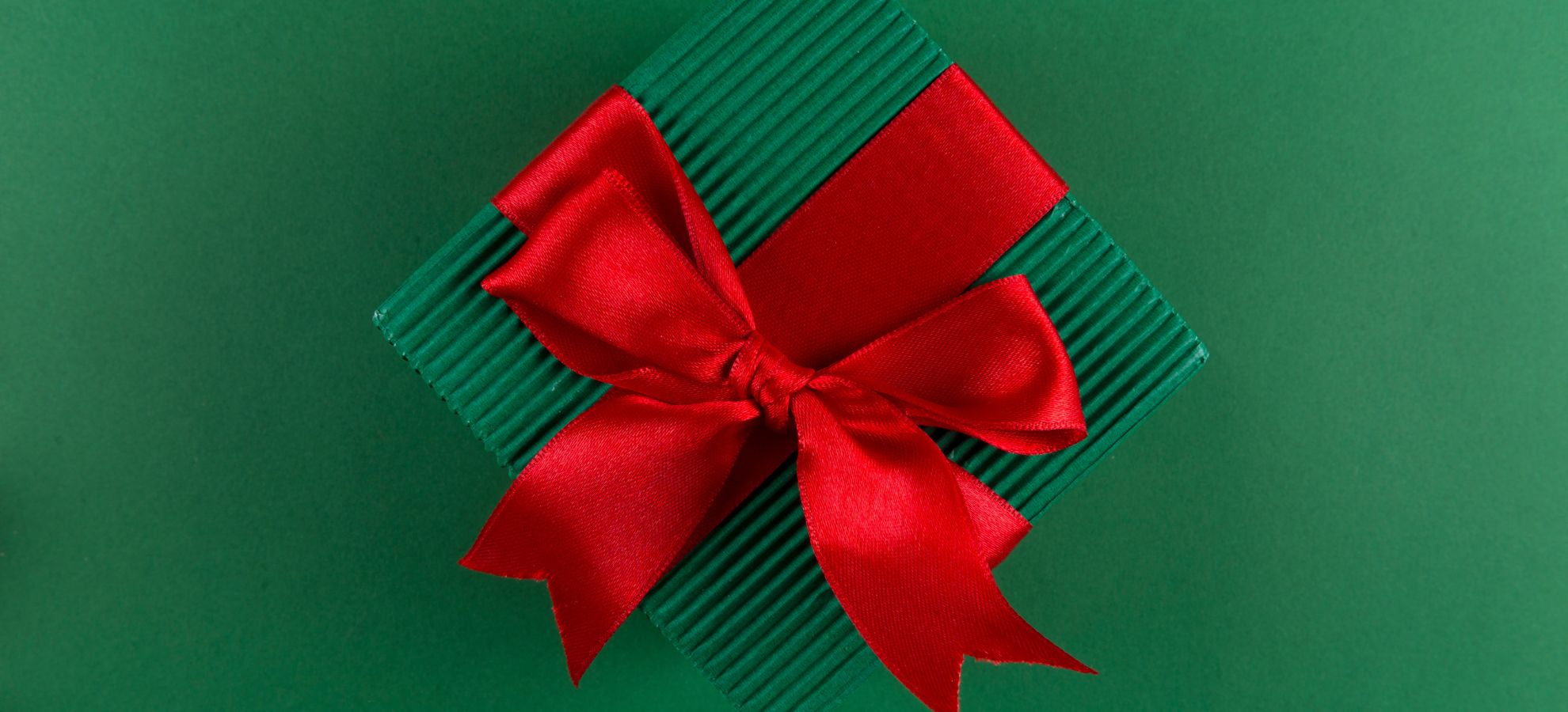 Red Minimal Simple Christmas Big Sale Promo Instagram Post (1980×900 px) (1)